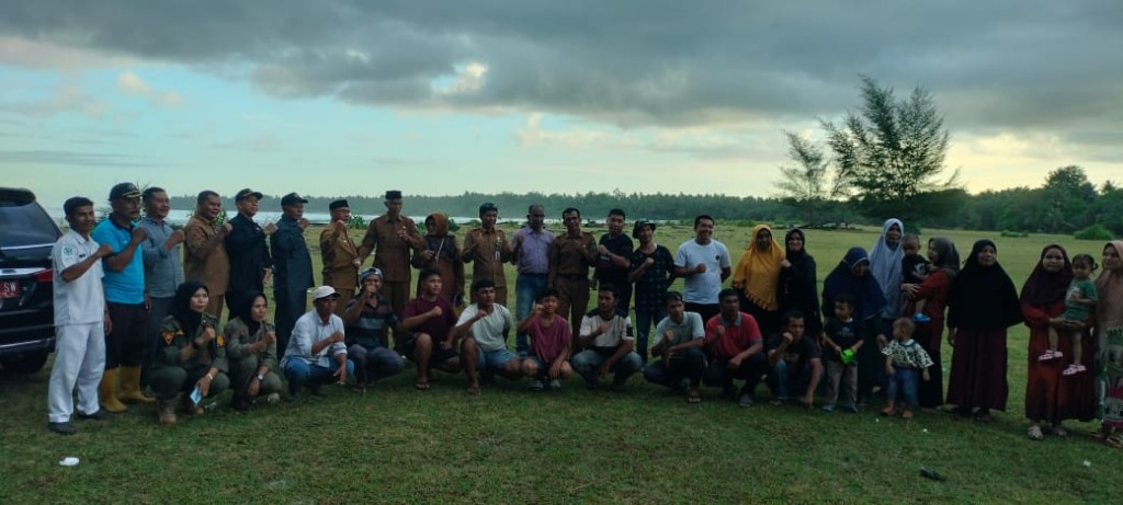 Wisata Pantai Desa Luan Sorip